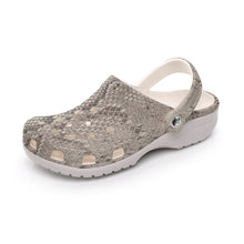 Cargar imagen en el visor de la galería, Grise Faux Snakeskin Classic Clogs