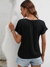 画像をギャラリービューアに読み込む, Asymmetric Hem Round Neck T-Shirt